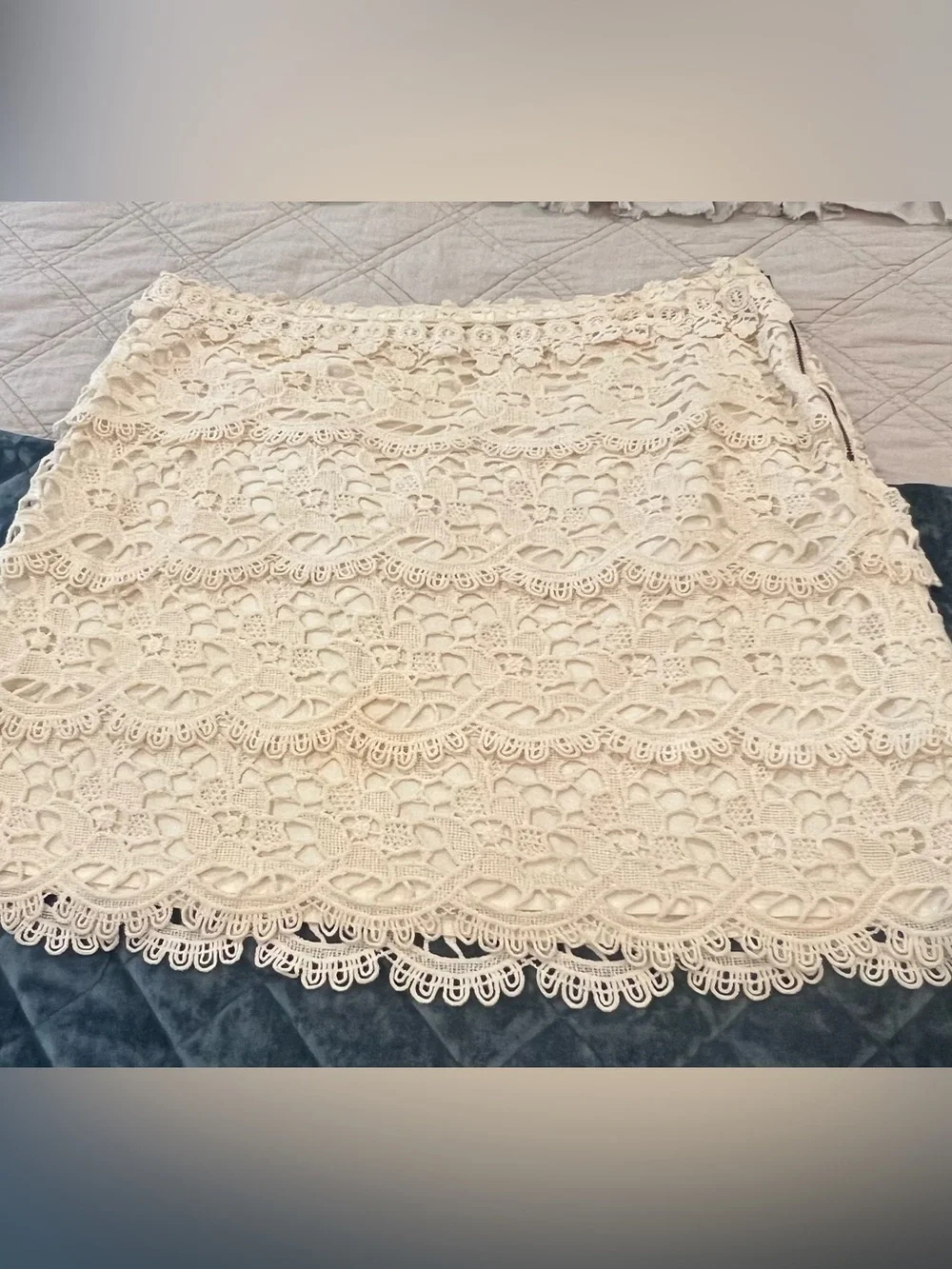 LOFT Tiered Cream Lace Skirt l 14 - Picture 1 of 3